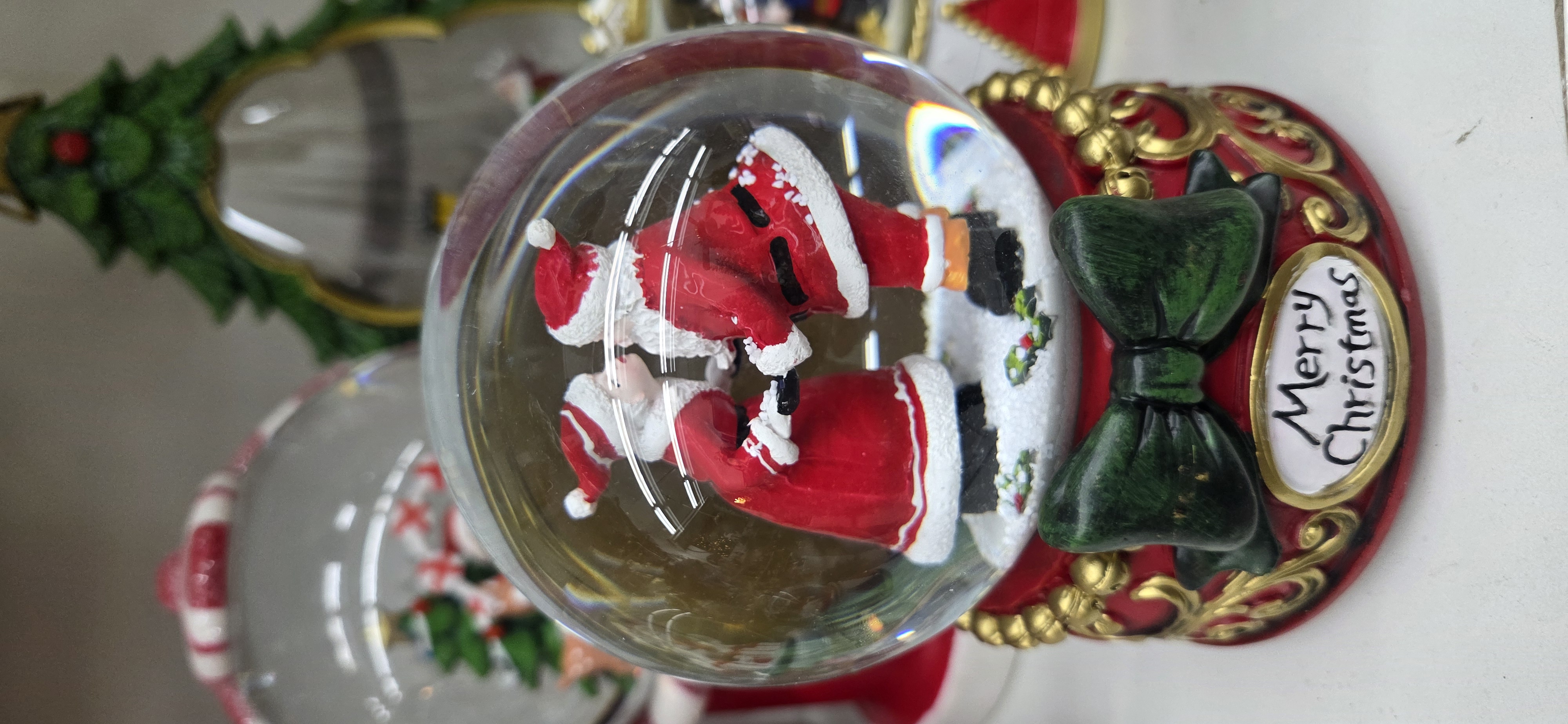 Bola de Nieve Mama y Papa Noel 10cm diam. Musical